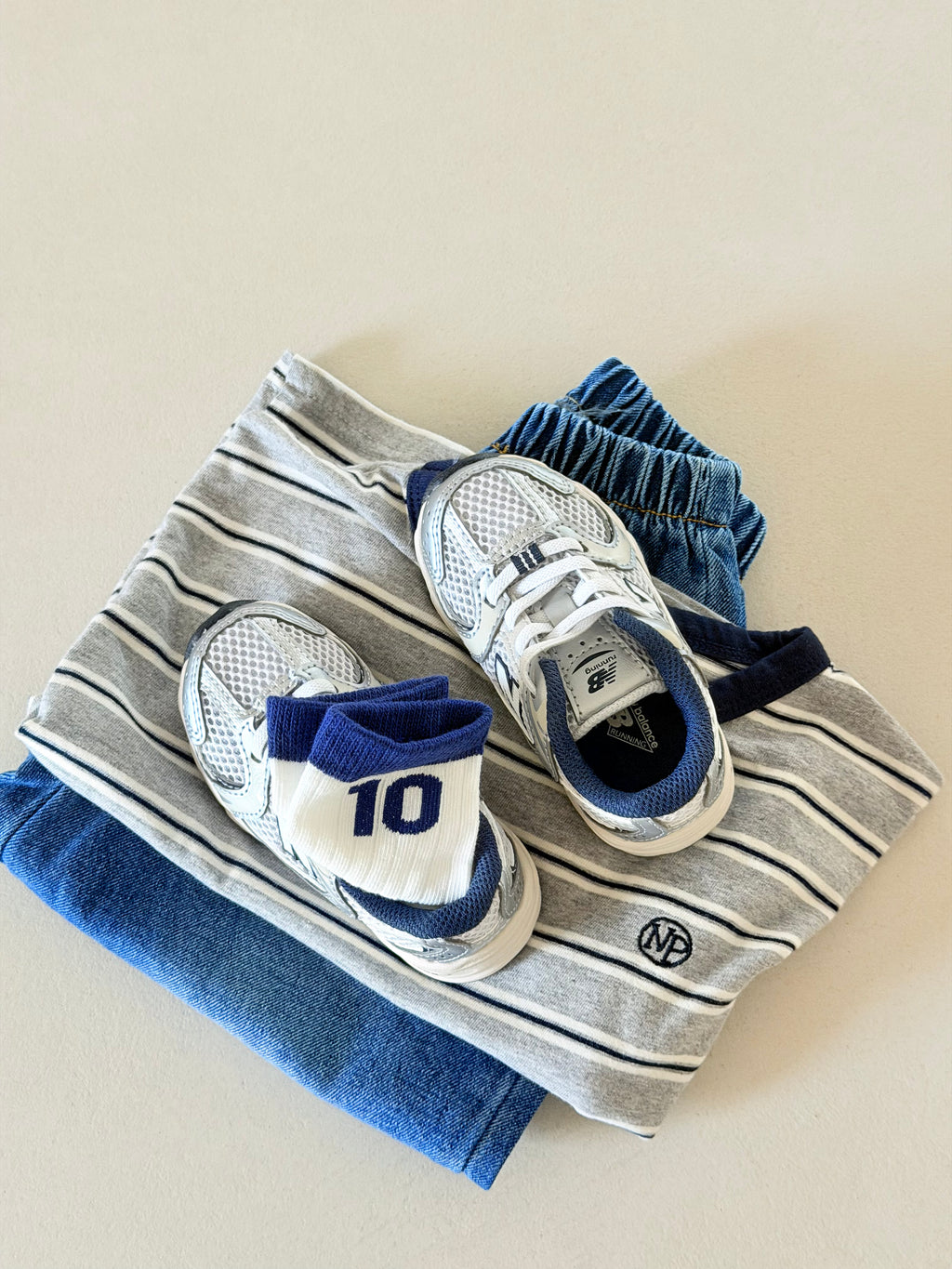 GREY STRIPE TEE